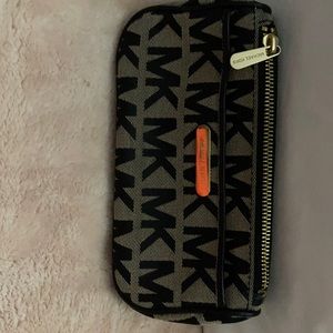 MK makeup/purse organizer